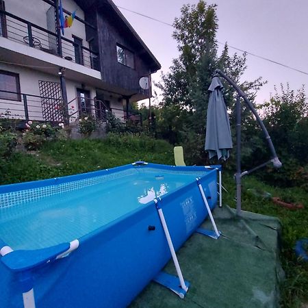 فندق Casuta Cu Trandafiri Slănic المظهر الخارجي الصورة